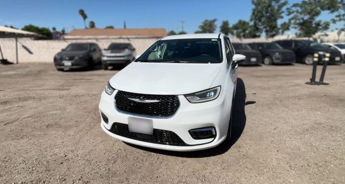 2023 Chrysler Pacifica Touring L -
                  Ontario, CA