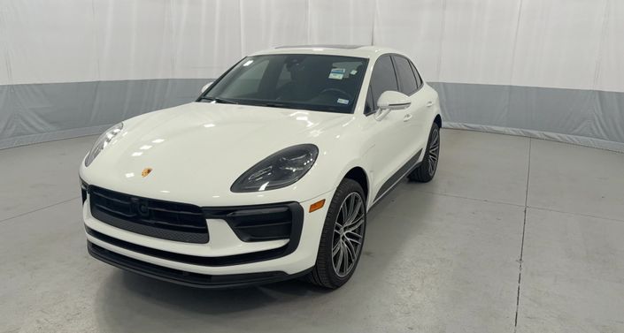 Thumbnail: 2023 Porsche Macan - 1
