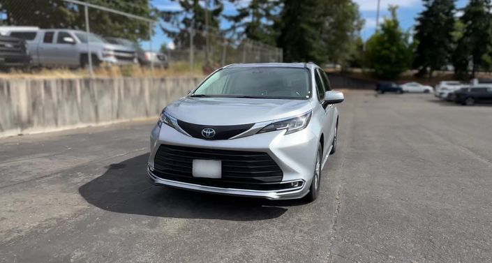 Thumbnail: 2023 Toyota Sienna - 1