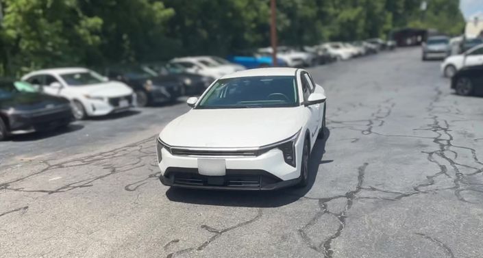 Thumbnail: 2026 Kia K4 - 1