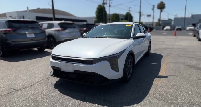 Thumbnail: 2026 Kia K4 - 1