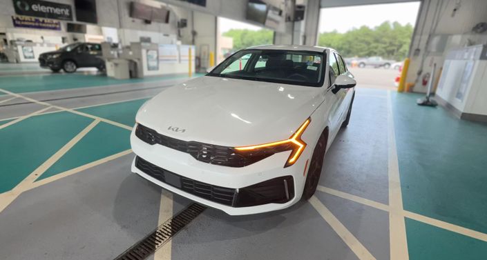 Thumbnail: 2025 Kia K5 - 1