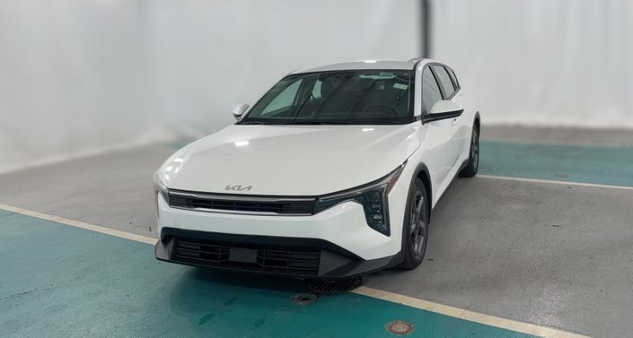 Thumbnail: 2025 Kia K4 - 1