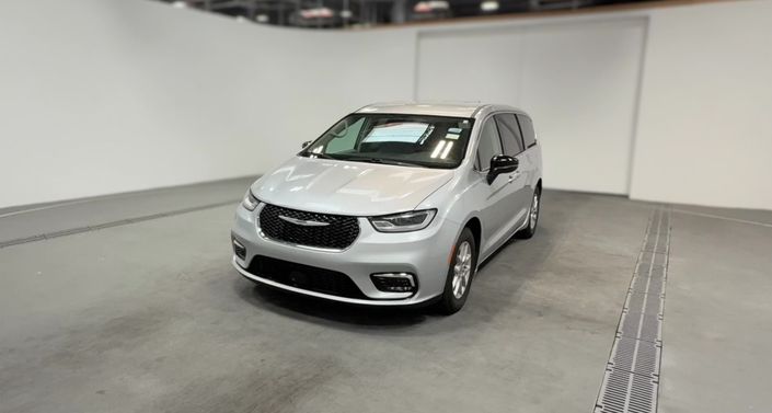 Thumbnail: 2023 Chrysler Pacifica - 1