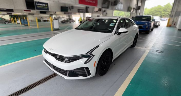 Thumbnail: 2026 Kia K5 - 1