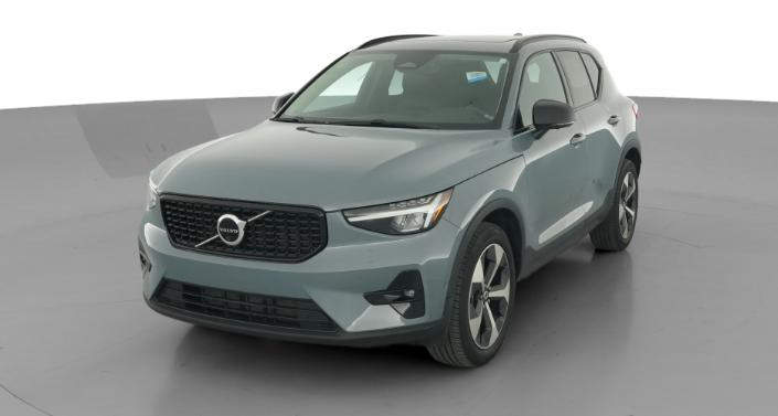 Thumbnail: 2023 Volvo XC40 - 1