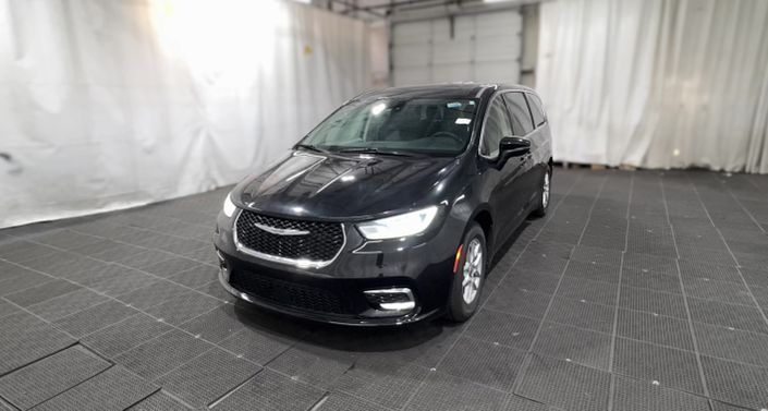 Thumbnail: 2023 Chrysler Pacifica - 1