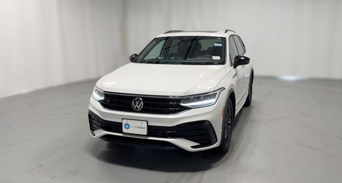 Thumbnail: 2022 Volkswagen Tiguan - 1