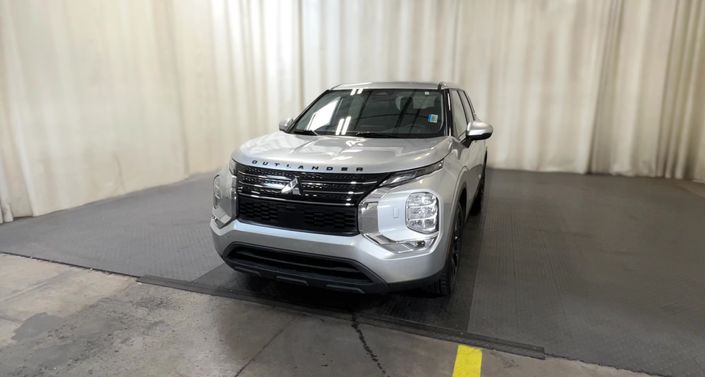 Thumbnail: 2022 Mitsubishi Outlander - 1
