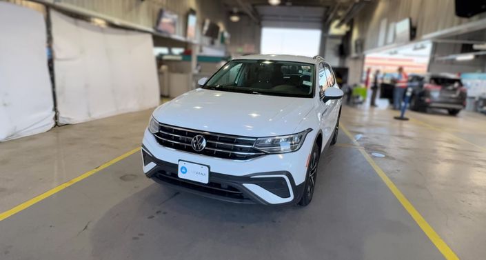 Thumbnail: 2022 Volkswagen Tiguan - 1