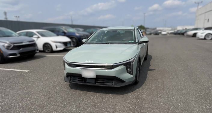 Thumbnail: 2025 Kia K4 - 1