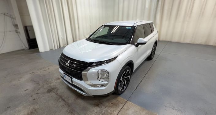 Thumbnail: 2024 Mitsubishi Outlander - 1