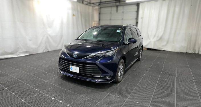 Thumbnail: 2025 Toyota Sienna - 1