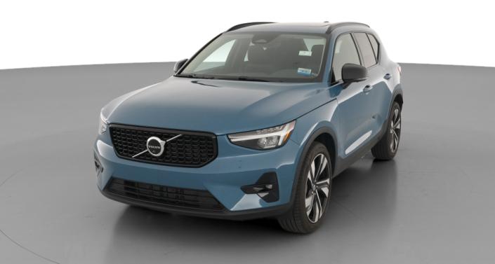 Thumbnail: 2023 Volvo XC40 - 1