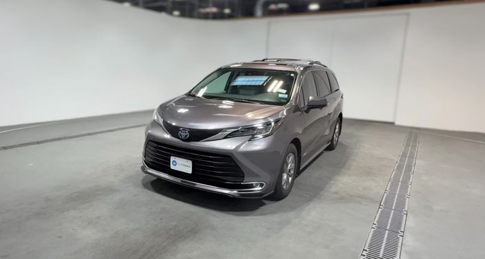 Thumbnail: 2021 Toyota Sienna - 1