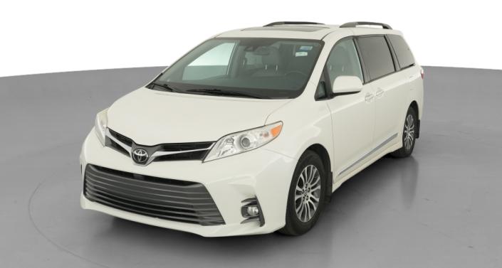 Thumbnail: 2019 Toyota Sienna - 1
