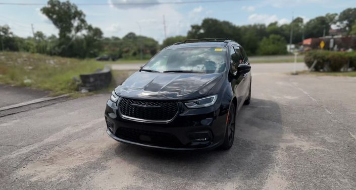 Thumbnail: 2025 Chrysler Pacifica - 1