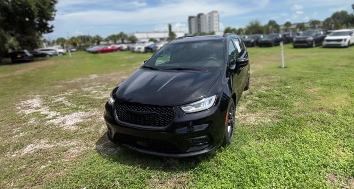 Thumbnail: 2025 Chrysler Pacifica - 1