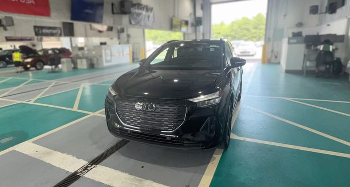 Thumbnail: 2024 Audi Q4 e-tron - 1