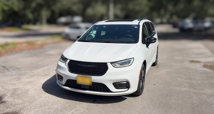 Thumbnail: 2025 Chrysler Pacifica - 1