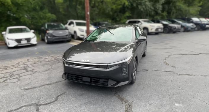 Thumbnail: 2026 Kia K4 - 1