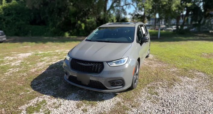 Thumbnail: 2025 Chrysler Pacifica - 1