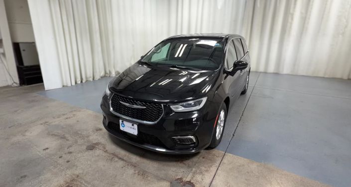Thumbnail: 2023 Chrysler Pacifica - 1