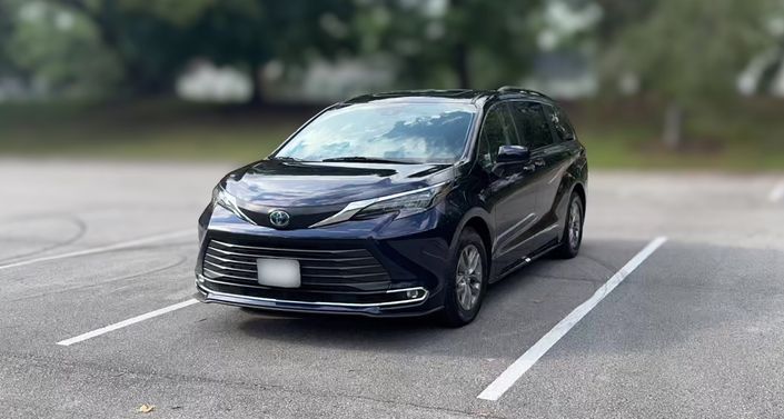 Thumbnail: 2024 Toyota Sienna - 1