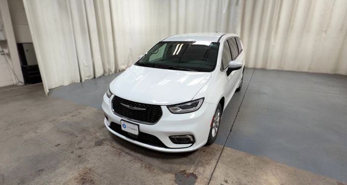 2023 Chrysler Pacifica Touring L -
                  Riverside, CA