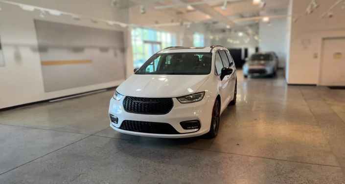 Thumbnail: 2025 Chrysler Pacifica - 1