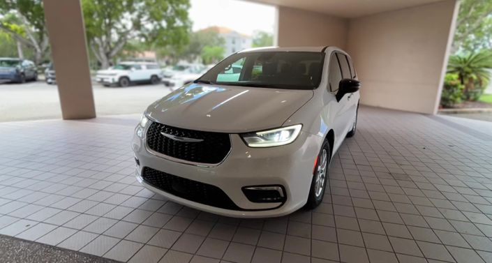 Thumbnail: 2025 Chrysler Pacifica - 1