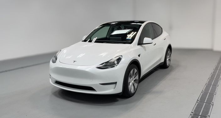 Thumbnail: 2023 Tesla Model Y - 1