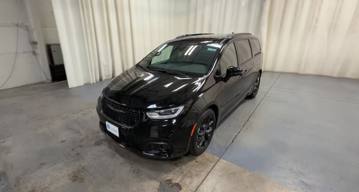 Thumbnail: 2025 Chrysler Pacifica - 1