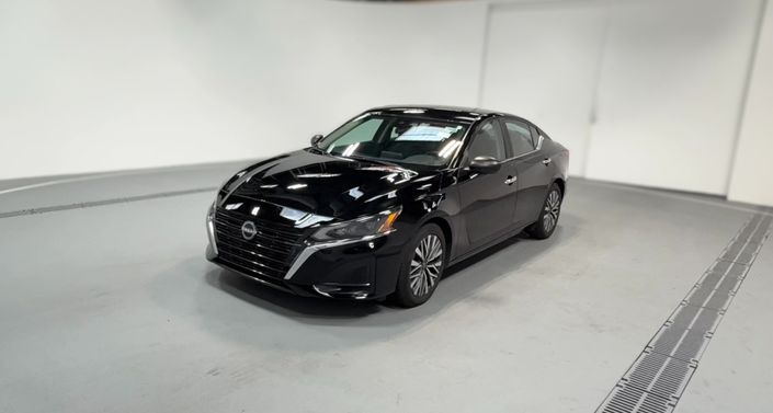 Thumbnail: 2025 Nissan Altima - 1