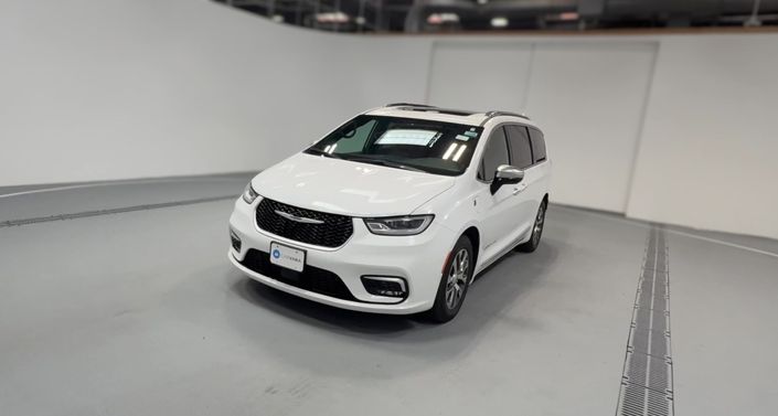 Thumbnail: 2023 Chrysler Pacifica - 1