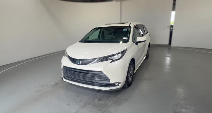 Thumbnail: 2021 Toyota Sienna - 1