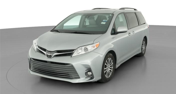 Thumbnail: 2018 Toyota Sienna - 1