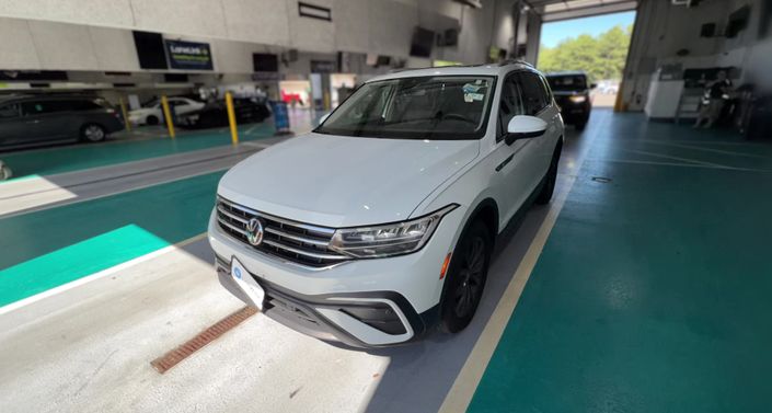 Thumbnail: 2024 Volkswagen Tiguan - 1