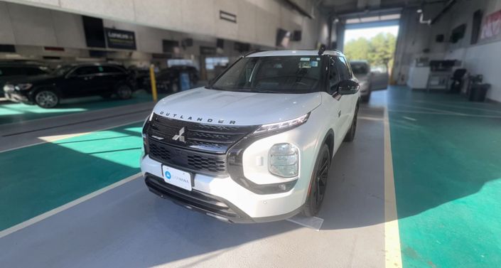 Thumbnail: 2025 Mitsubishi Outlander - 1
