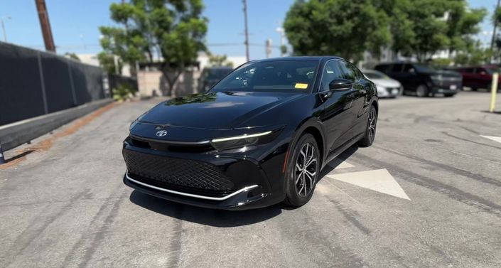 2025 Toyota Crown XLE -
                  Montebello, CA