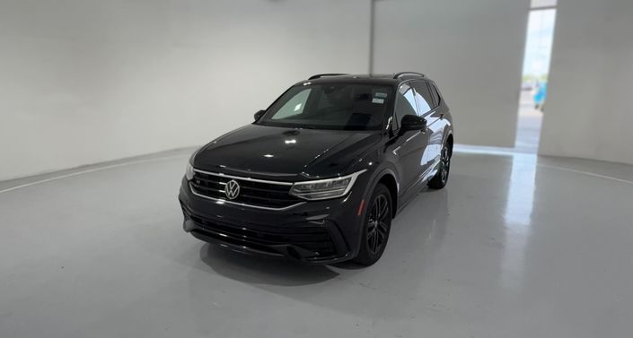 Thumbnail: 2022 Volkswagen Tiguan - 1