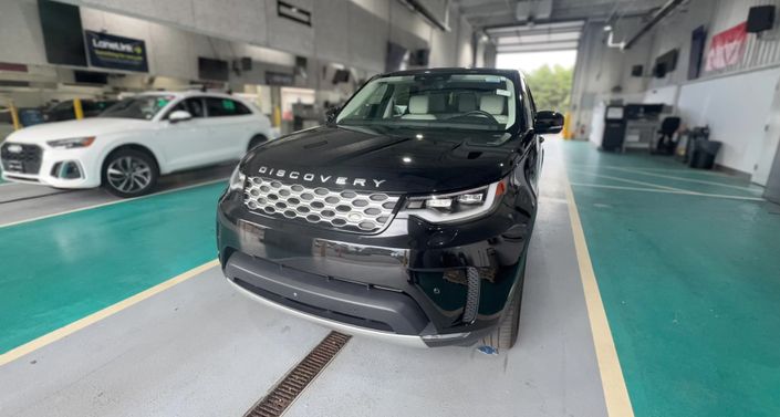 2025 Land Rover Discovery S -
                  Yaphank, NY