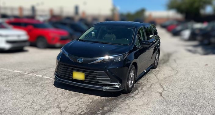 Thumbnail: 2024 Toyota Sienna - 1