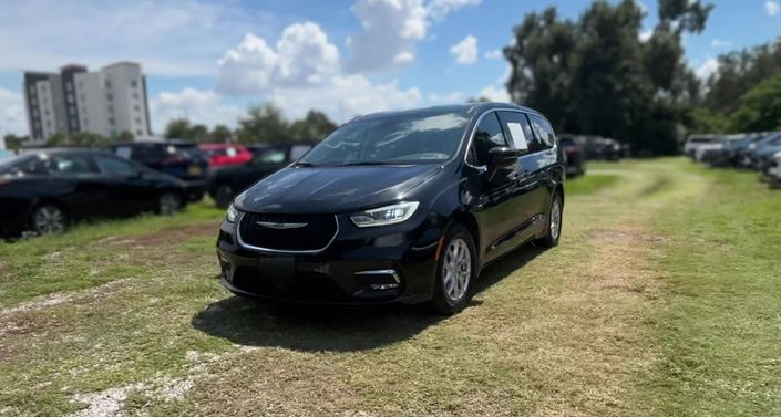 Thumbnail: 2023 Chrysler Pacifica - 1