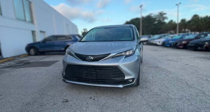 Thumbnail: 2025 Toyota Sienna - 1