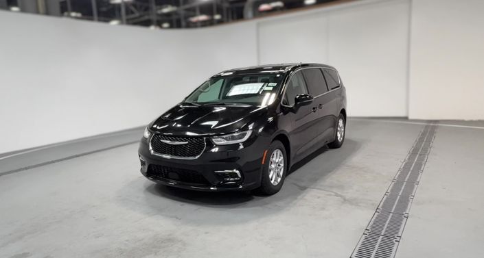 Thumbnail: 2023 Chrysler Pacifica - 1