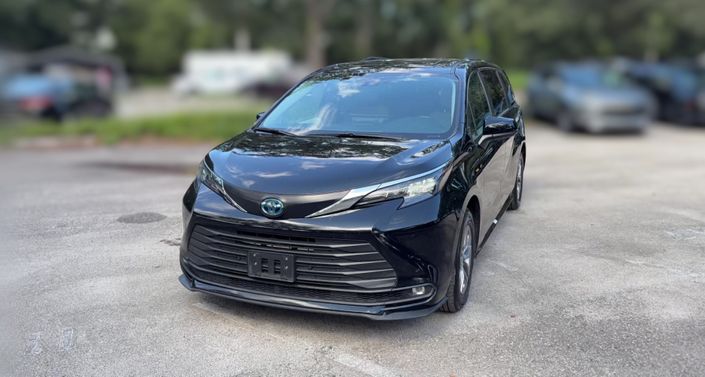 Thumbnail: 2025 Toyota Sienna - 1