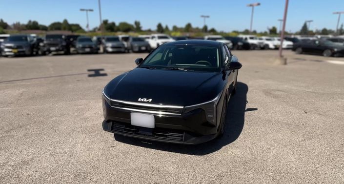 Thumbnail: 2026 Kia K4 - 1