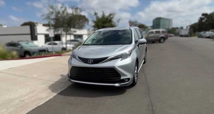 Thumbnail: 2025 Toyota Sienna - 1