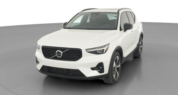 Thumbnail: 2026 Volvo XC40 - 1